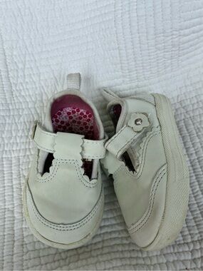 Kids White Leather Mary Jane Style Shoes with Pink Lining